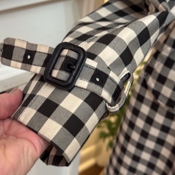 🖤🤍 COACH BLACK AND WHITE GINGHAM TREACH COAT! - Picture 5 of 11